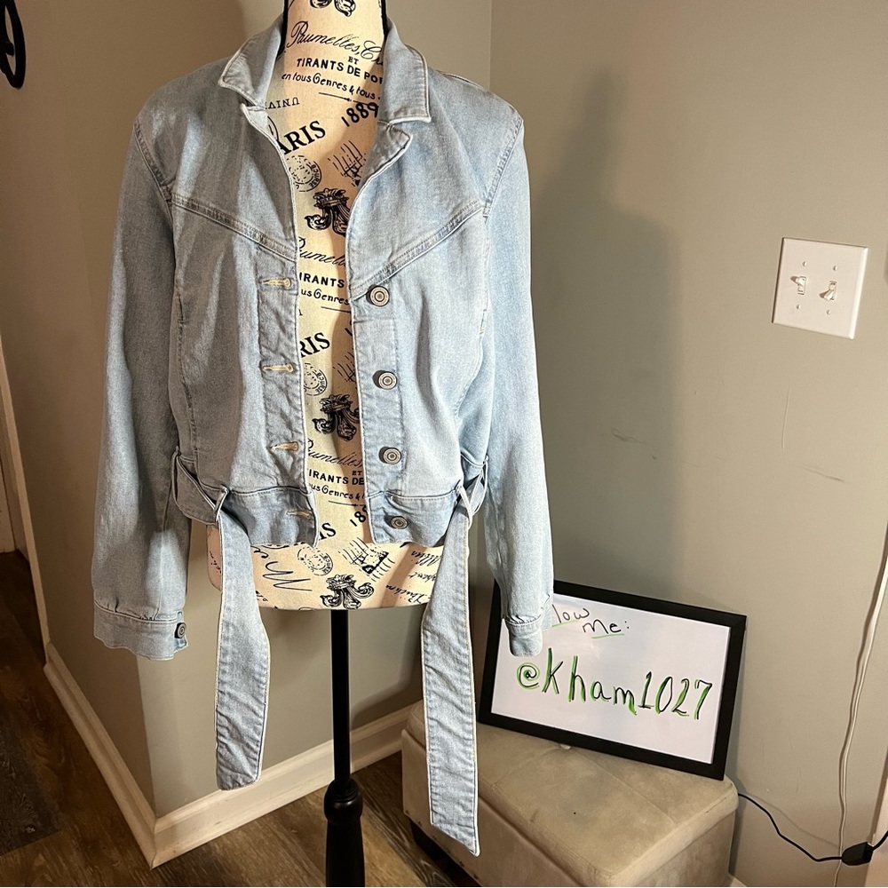 Lauren Conrad Light Blue Belted Denim Jacket Size M